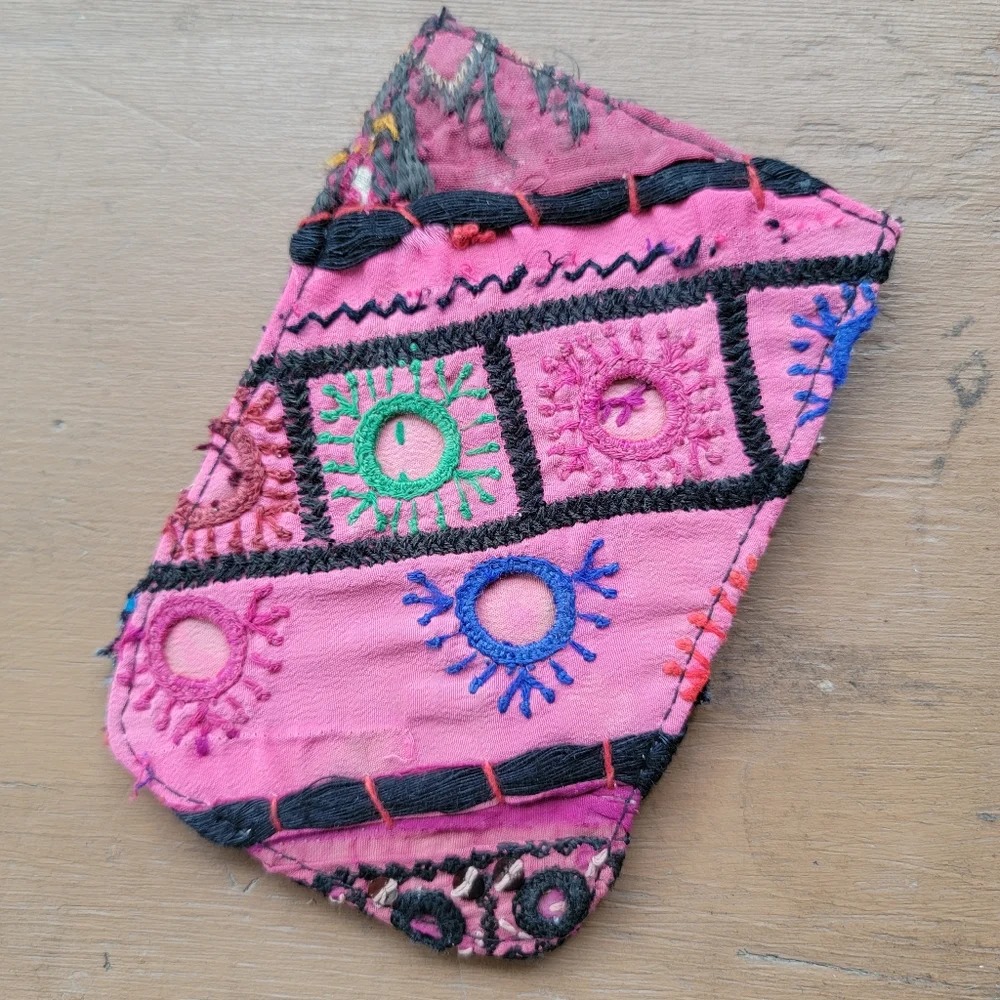 🌋👽 Free People Boho Embroidered Repurposed vtg banjara hippie Wallet card case - Picture 14 of 16